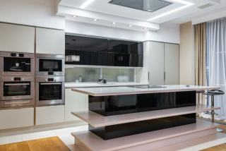 Four encastrable : modes de cuisson, capacité et nettoyage